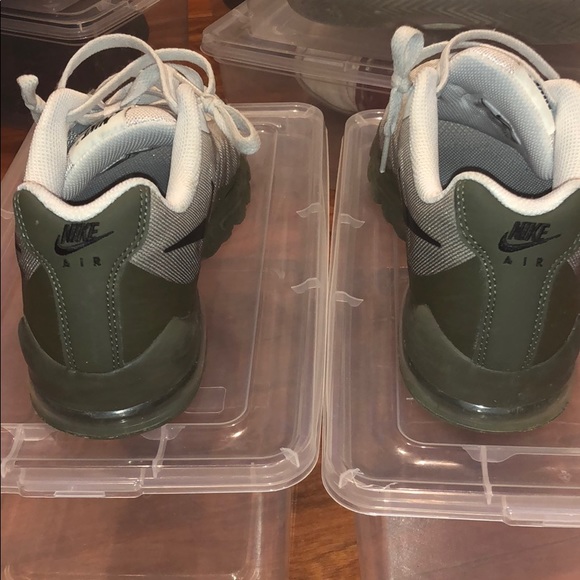 Nike - Picture 4 of 4